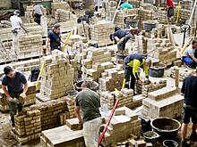 Рынок труда: Учись плохо, сынок – иначе в мигранты не возьмут, и будешь нищим