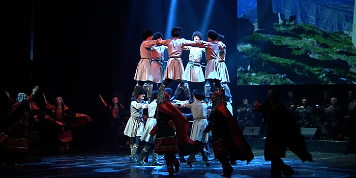 Национальные танцы на канате и жонглирование кинжалами: ансамбль «Лезгинка» празднует 65-летие