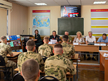Сотрудники транспортной полиции Саратова и общественники приняли участие в научно-практической конференции