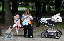 Путин выступил за поддержку материнства