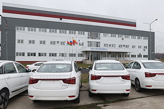 Пять человек извлекли из-под обрушившейся крыши предприятия в Липецкой области