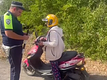 Донские дорожные инспекторы проверили водителей мототранспорта в отдаленных населенных пунктах