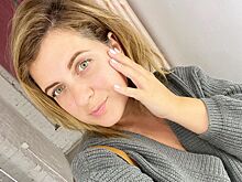 Звезда сериала «Деффчонки» Анастасия Денисова позабавила Сеть видео в мехах в рваной шляпе