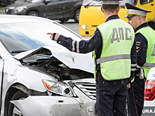 В ХМАО в ДТП погиб пассажир машины, врезавшейся в фонарный столб