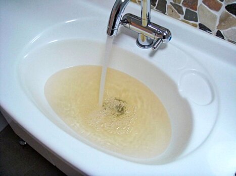 Жители Мокроуса жалуются на качество питьевой воды