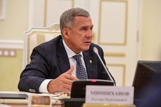 Глава Татарстана Рустам Минниханов опубликовал в соцсети фото с Загитовой