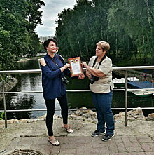 Жительнице района администрация Лианозовского парка вручила благодарность