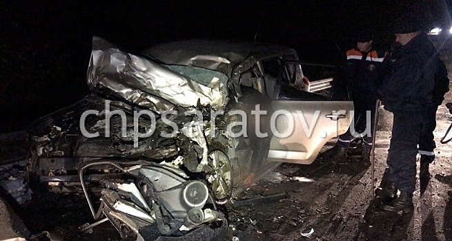 В ДТП с кроссовером и "ГАЗелью" в Энгельсском районе погиб владелец иномарки