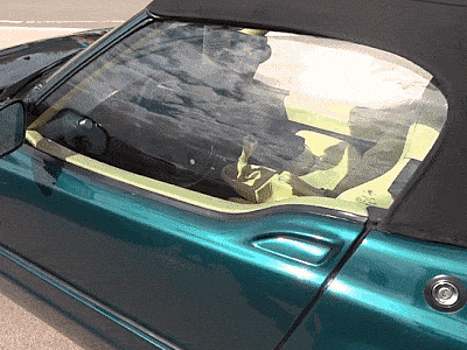 Как устроен механизм дверей BMW Z1, складывающихся в пороги
