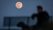 «Темная сторона» Луны: как спутник Земли увеличивает скорость старения человечества