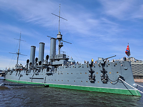 Легендарная «Аврора» была спущена на воду 125 лет назад. Как живет символ революции в наши дни?