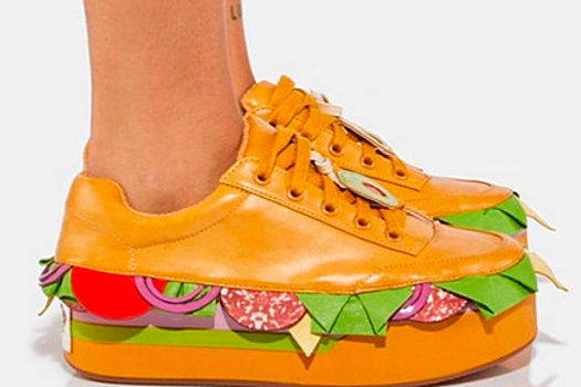 Кроссовки в виде бутерброда развеселили покупателей