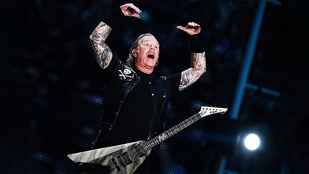 Кафельников восхитился группой Metallica, исполнившей песню Цоя в «Лужниках»: «Это невероятно»
