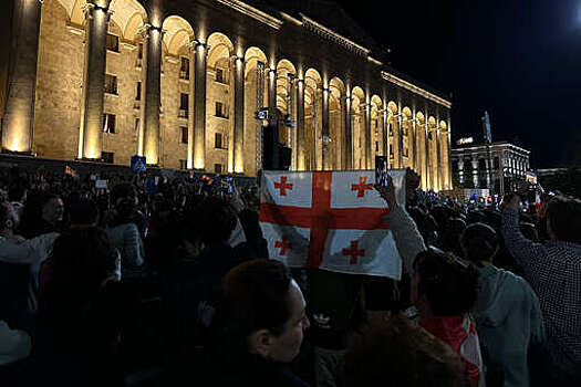 В Тбилиси спецназ разгоняет митинг против закона об иноагентах