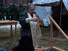 Бойцы ЦВО окунулись в крещенскую купель в зоне спецоперации