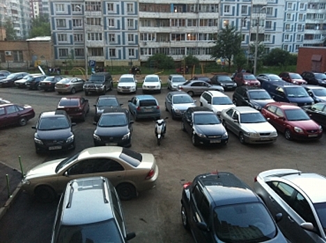 Парковочные войны: из-за мест для машин в Костроме разгорелся настоящий скандал