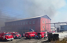 Прокуратура начала проверку по факту пожара на мебельной фабрике в Иркутской области