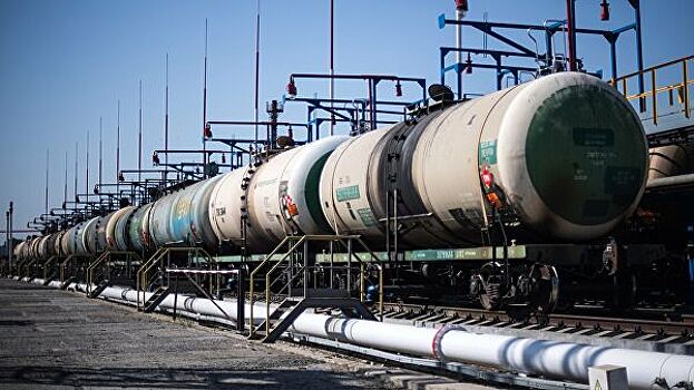 Россия подняла пошлину на экспорт нефти