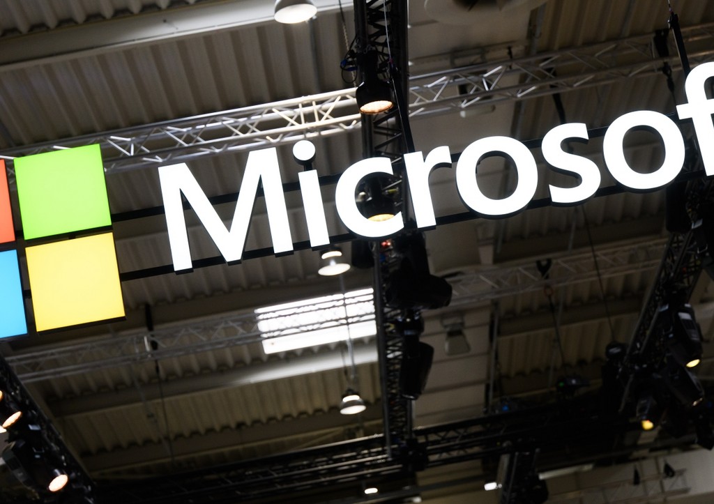 Маск и Россия шутят: кто на самом деле стоит за мировым коллапсом Microsoft