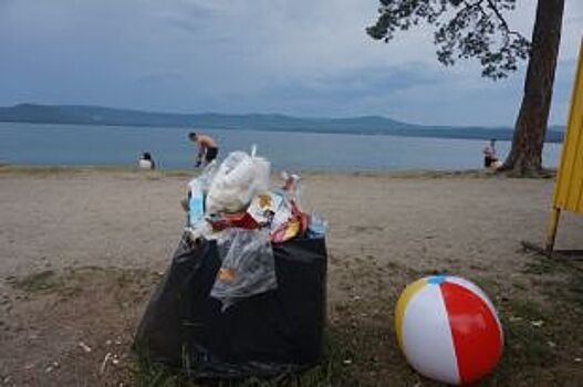 Общественники на озере Тургояк нашли переполненные туалеты