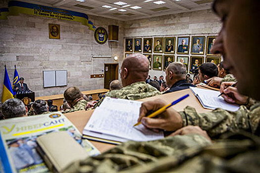 Выпускников военных кафедр украинских вузов отправят воевать в Донбасс