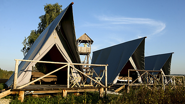 В России зафиксировали рост спроса на отдых в глэмпингах осенью