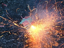 Россиянину при взрыве петарды оторвало кисти обеих рук