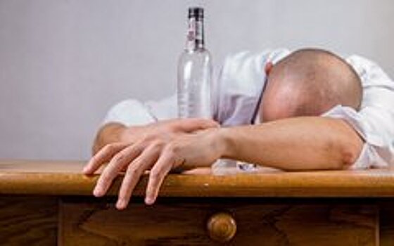 Минздрав: До 20% мужского работающего населения злоупотребляют алкоголем