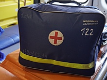 Упала с высоты и не смогла пошевелиться: 16-летнюю тюменку с детской площадки увезли в больницу