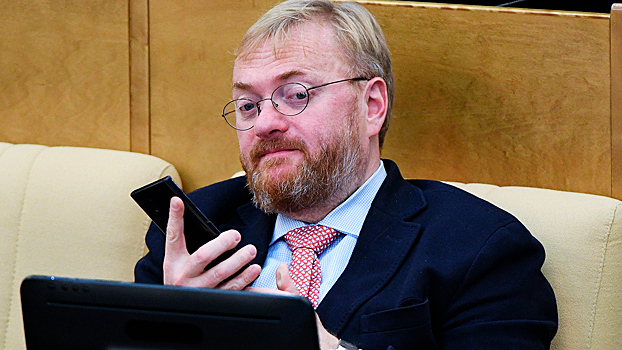 Милонов возложил на депутатов вину за популярность «Битвы экстрасенсов»