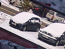 Благовещенка напала на девочку, которая для игры взяла снег с её автомобиля