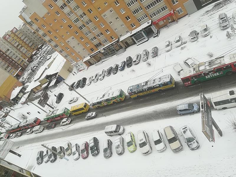 В Чите на ул. Новобульварная из-за аварии встало девять троллейбусов