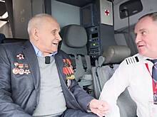 103-летнему нижегородскому ветерану провели экскурсию в кабине самолета