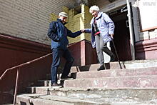 Жители дома по Каширскому шоссе пожаловались на разрушенную лестницу