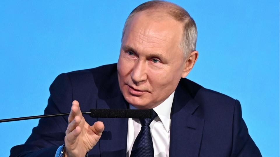 Путин принял участие в пленарном заседании XXV Всемирного Русского Народного Собора