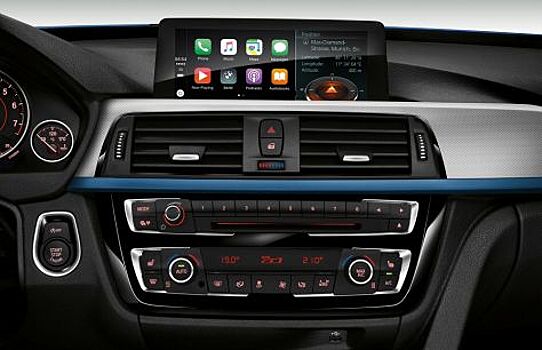 BMW начнет брать плату за Apple CarPlay