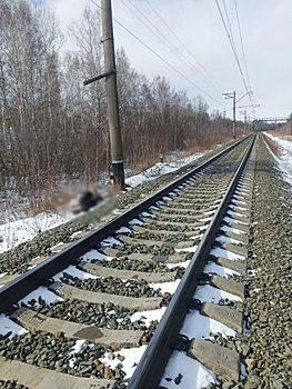 Поезд насмерть сбил пенсионера в Кузбассе