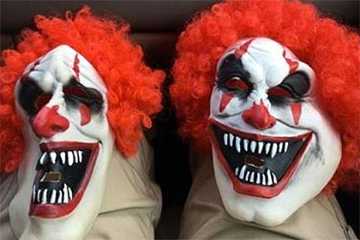 Клоуны-убийцы в Facebook напугали школьников США