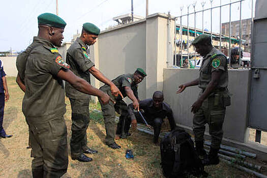Ученые предложили Нигерии систему экспресс-правосудия из-за избытка заключенных