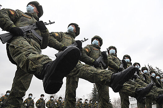 Первая совместная с авиацией тренировка парада прошла в Подмосковье