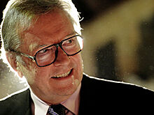 Режиссер Занусси рассказал, почему он приклеил кинонаграды к полке