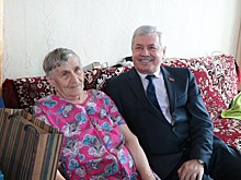 Владимир Мякуш распорядился оказать помощь карабашской долгожительнице