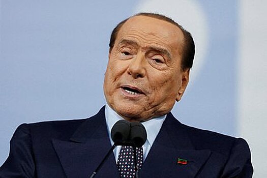 В Евросоюзе задумали бойкотировать Берлускони из-за его слов о вине Зеленского