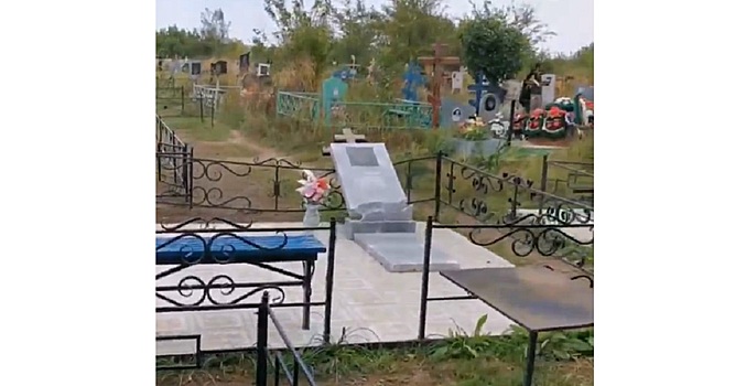 Донская полиция прокомментировала повреждение могил на кладбище в Каменске