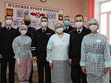 В Красноярске в преддверии Дня памяти жертв ДТП сотрудники Госавтоинспекции сдали 10 литров крови