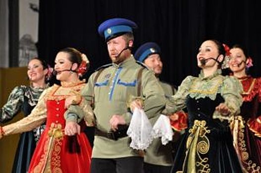Казачий ансамбль «Ставрополье» выступает в школах края
