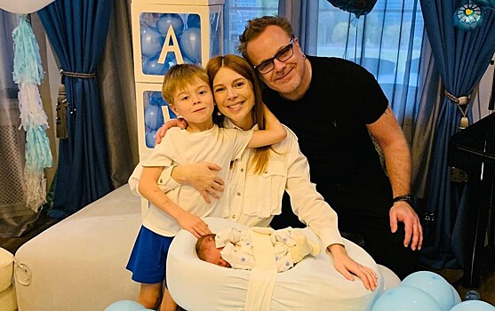 Наталья Подольская и Владимир Пресняков крестили месячного сына