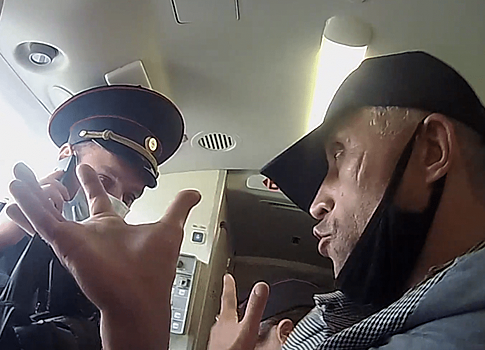 В Новосибирске из-за буйного пассажира экстренно посадили самолёт на Новый Уренгой