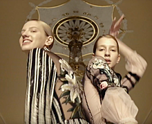 Мы нашли самое зажигательное фэшн-видео сезона – девушки в платьях Tatyana Parfionova танцуют под Синди Лопер