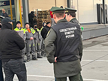 В поисках нелегальных мигрантов силовики нагрянули на склады ПЭК в Новосибирске